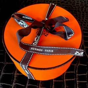 Beautiful, authentic Hermes Passementerie pleated scarf. Excellent condition!